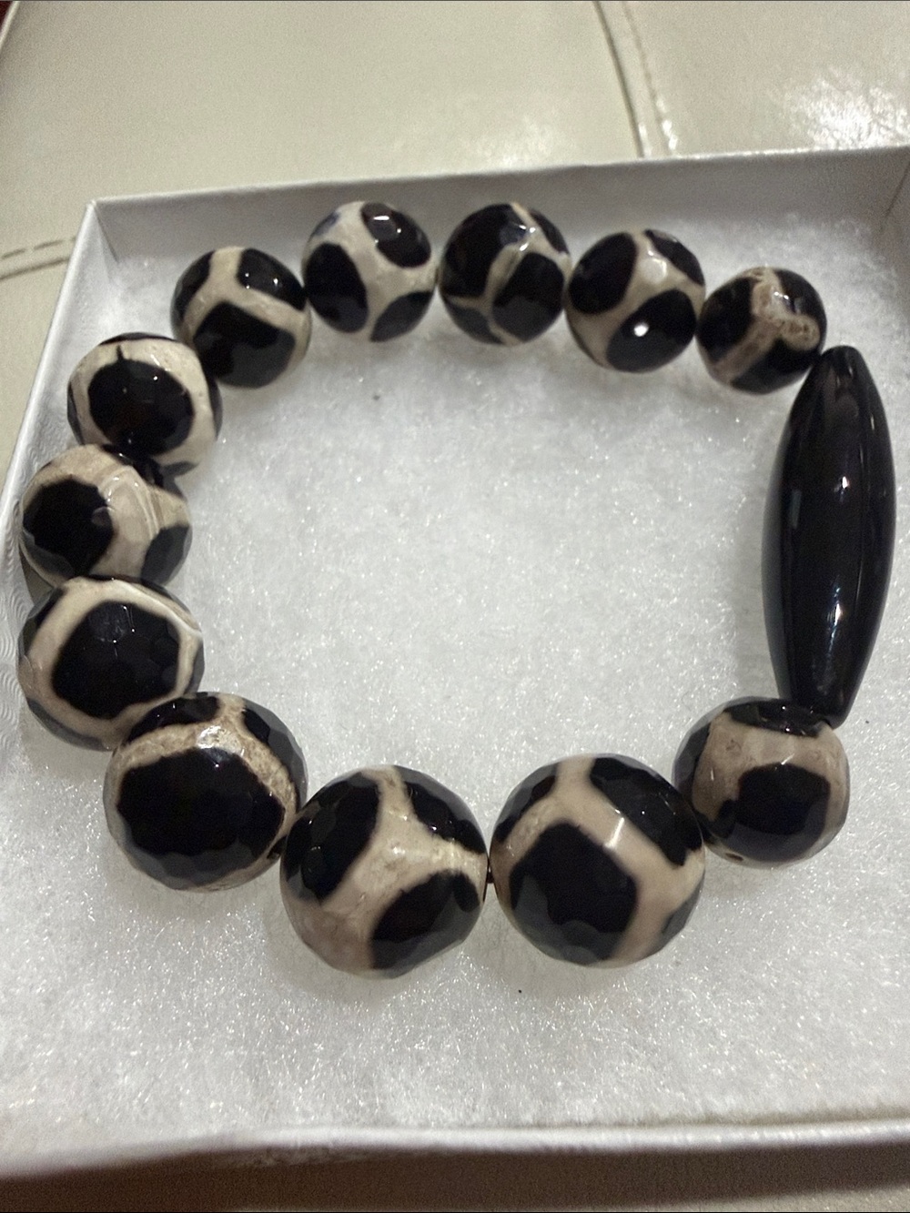 Black and Cream agate DZI Beaded Stretch Bracelet - Women Jewelry